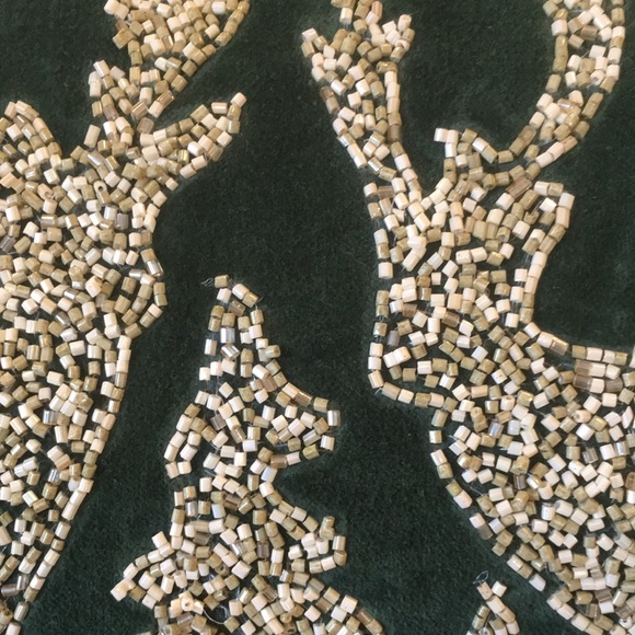 🆕 Cynthia Rowley Beaded Green Velvet Large Decorative Pillow Reindeer Deer Woods - Picture 6 of 16